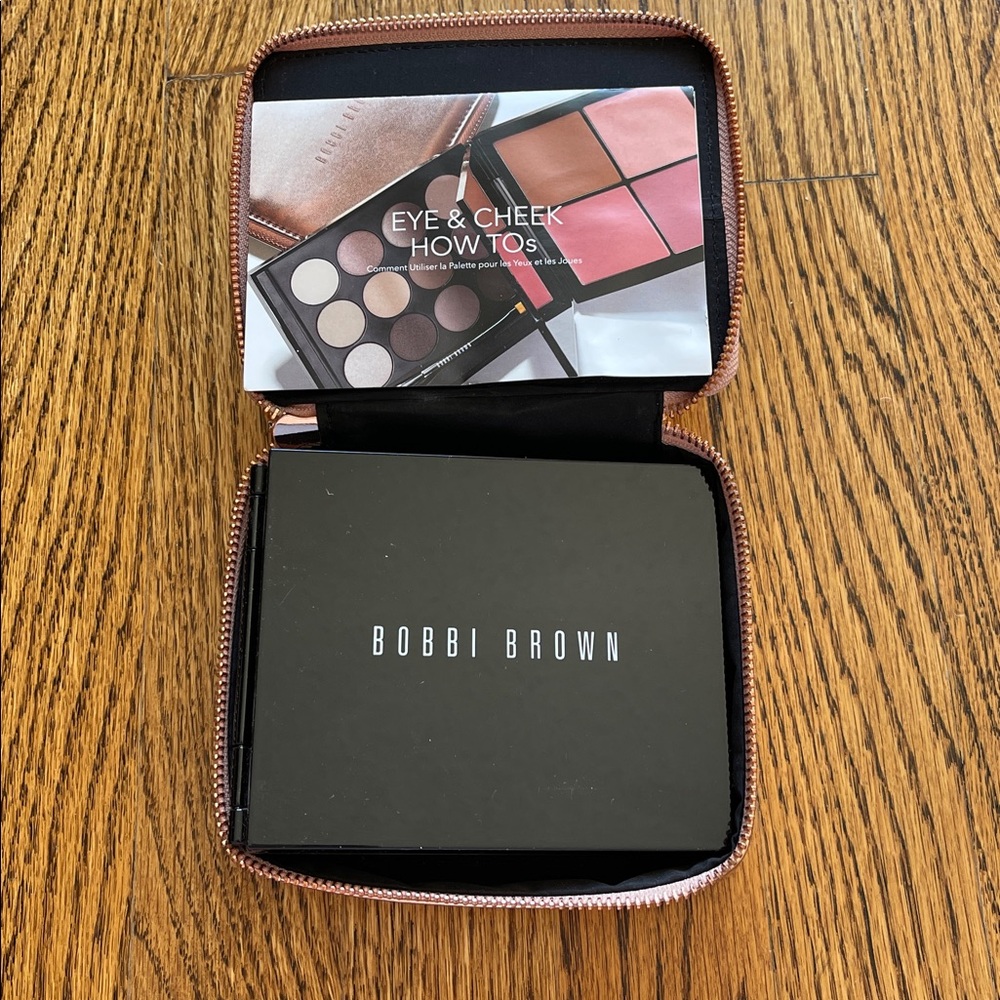 Bobbi Brown Sleek Black Compact